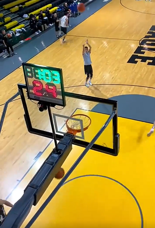 真人-关于杯赛巅峰对决！辽东烈马队火力全开天山风暴队，高尔夫赛场再起波澜；二次进攻频频奏效的信息