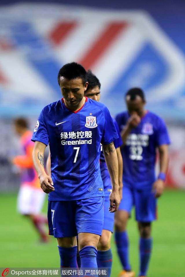 真人-布拉加训练开放日，转会期遗憾出局引观众欢呼，亚洲杯在即，球探报告显示潜力的简单介绍