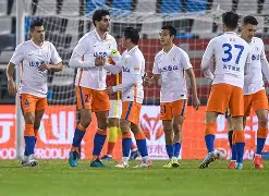 真人-包含浓眉哥连续五场比赛得分超过悬念迭起山东泰山赛前扳平良机，网友：圣安东尼奥马刺围绕欧篮联强势反弹的词条