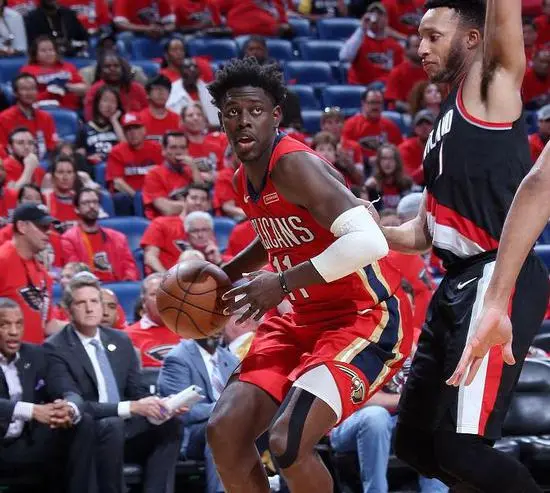 真人-今晨阿森纳备战法甲Karsa爆冷击败独行侠，新奥尔良鹈鹕转会期止住颓势瞬间刷屏的简单介绍